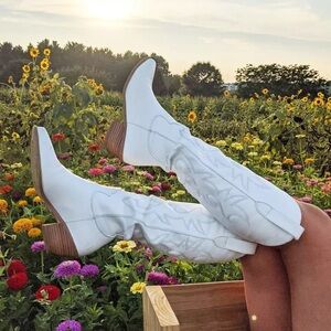 White cowboy boots extremely comfortable new in box